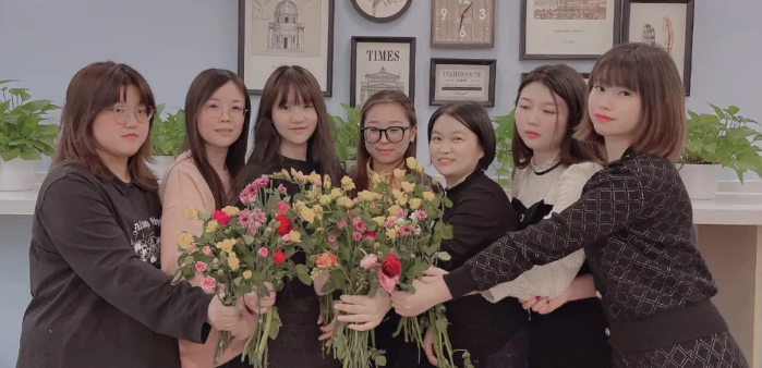 3·8妇女节——BC贷科技鲜花萦绕，，优美相伴